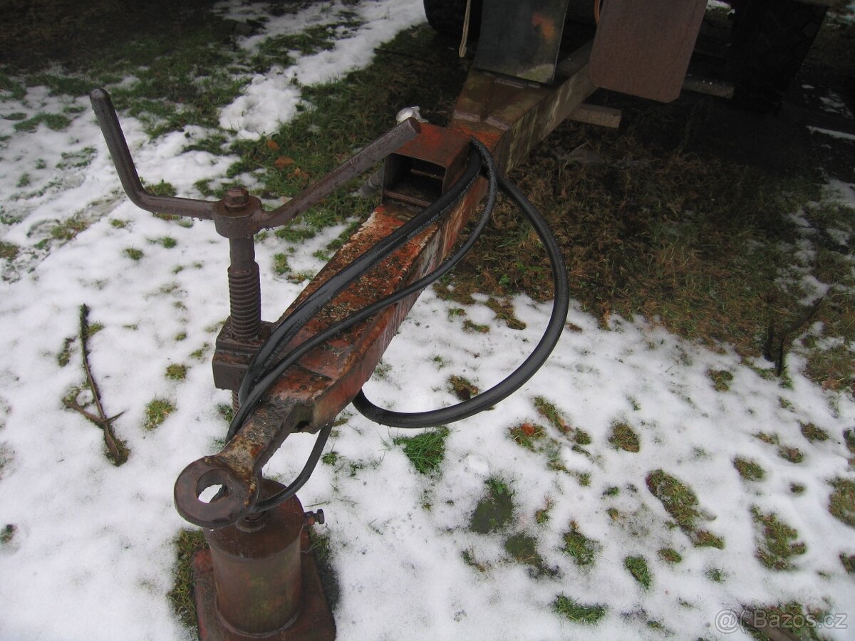 Traktorový sklapěcí návěs, Pilinák - 4