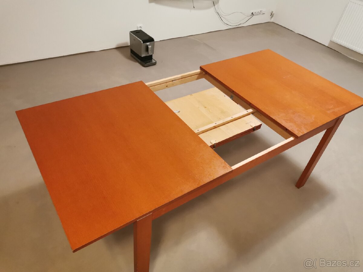 Rozkladaci jidelni stul, kožená sedačka - 4