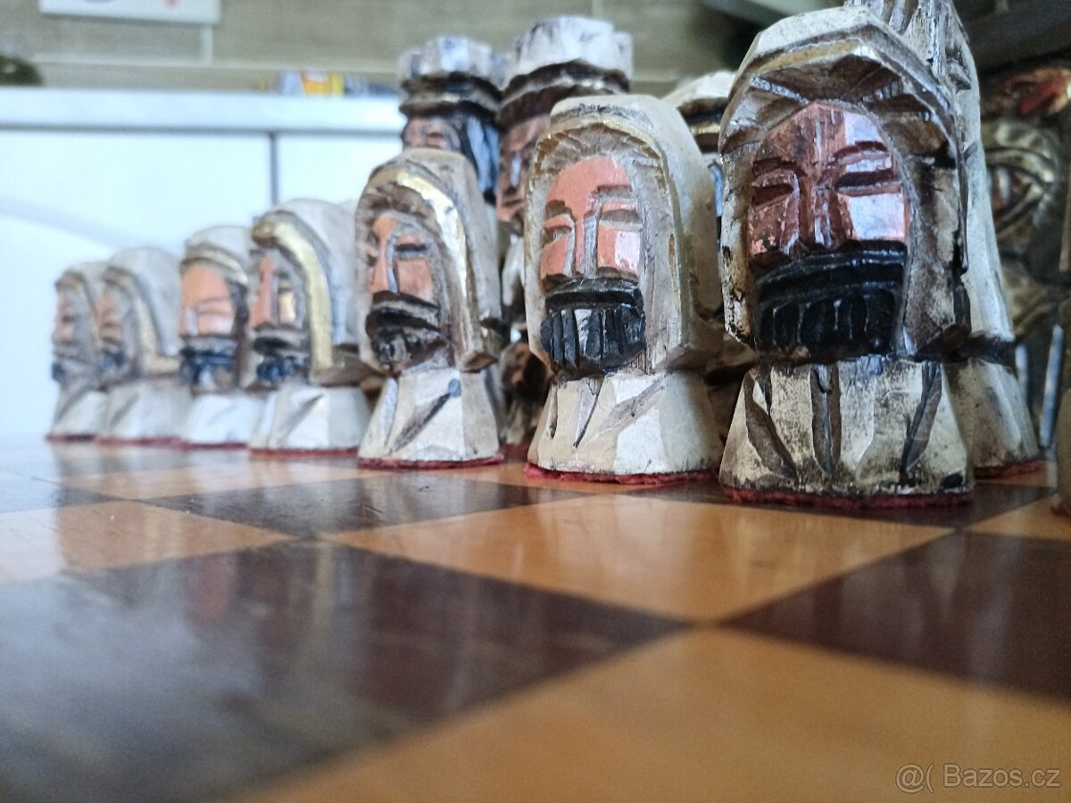 Unikátní (antik) Šachový stolek, ručně vyrobená šachová sada - 4