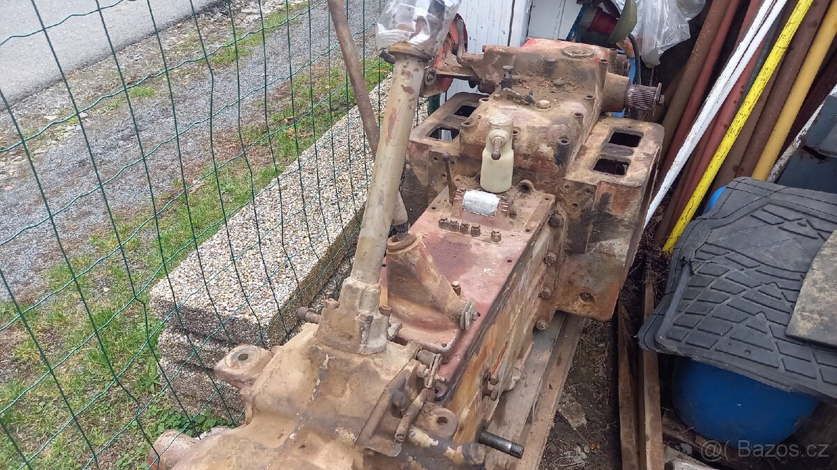 Zetor6718/převodovka (zadek) - 4