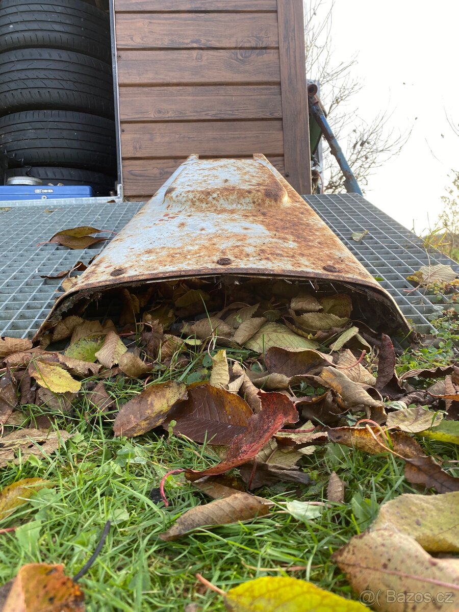 Kryt motoru MF-70 Agrostroj Jičín - 4