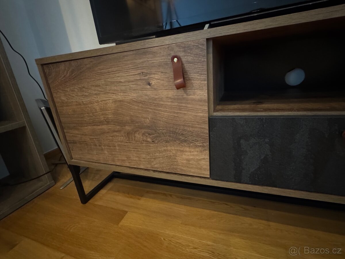 Komoda/stolek pod TV - 4