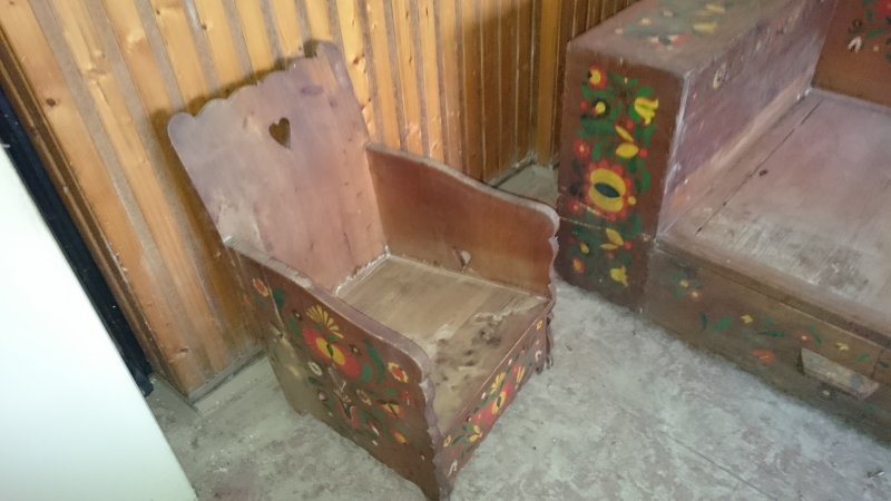 Malovaný nábytek – starožitný - 4