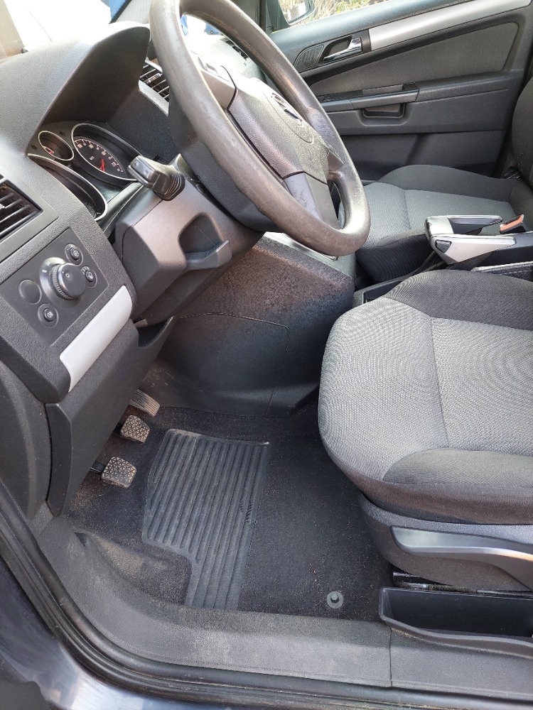 Prodám Opel Zafira 1,9 CDTi - 4