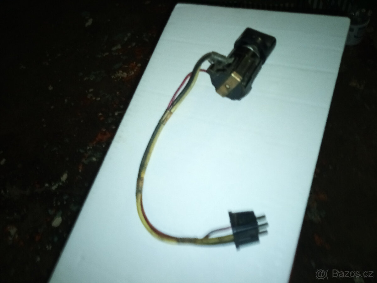 VYPÍNAČ, PŘEPÍNAČ SVĚTEL - 4