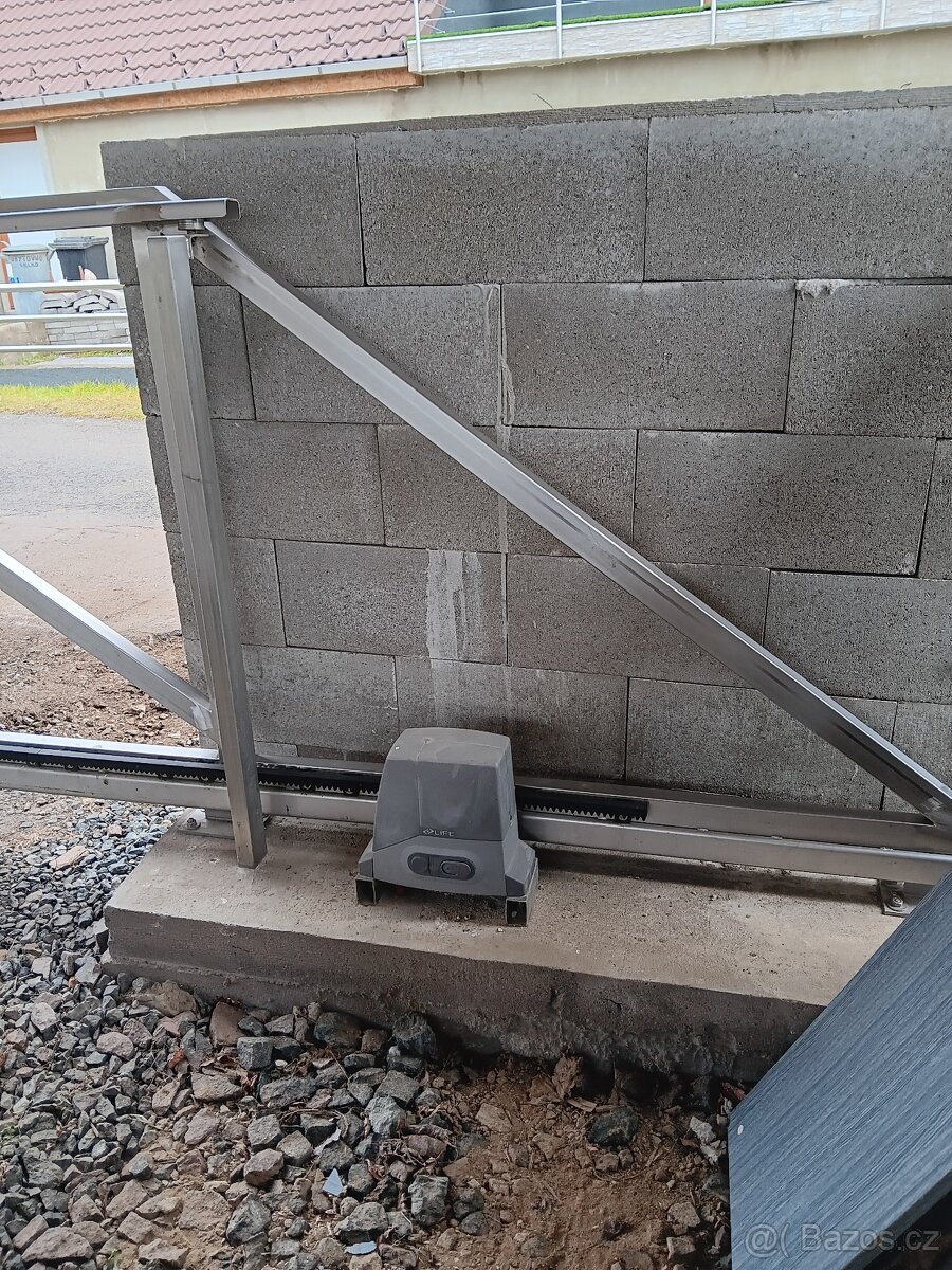 Pojezdová brána-nerez - 4