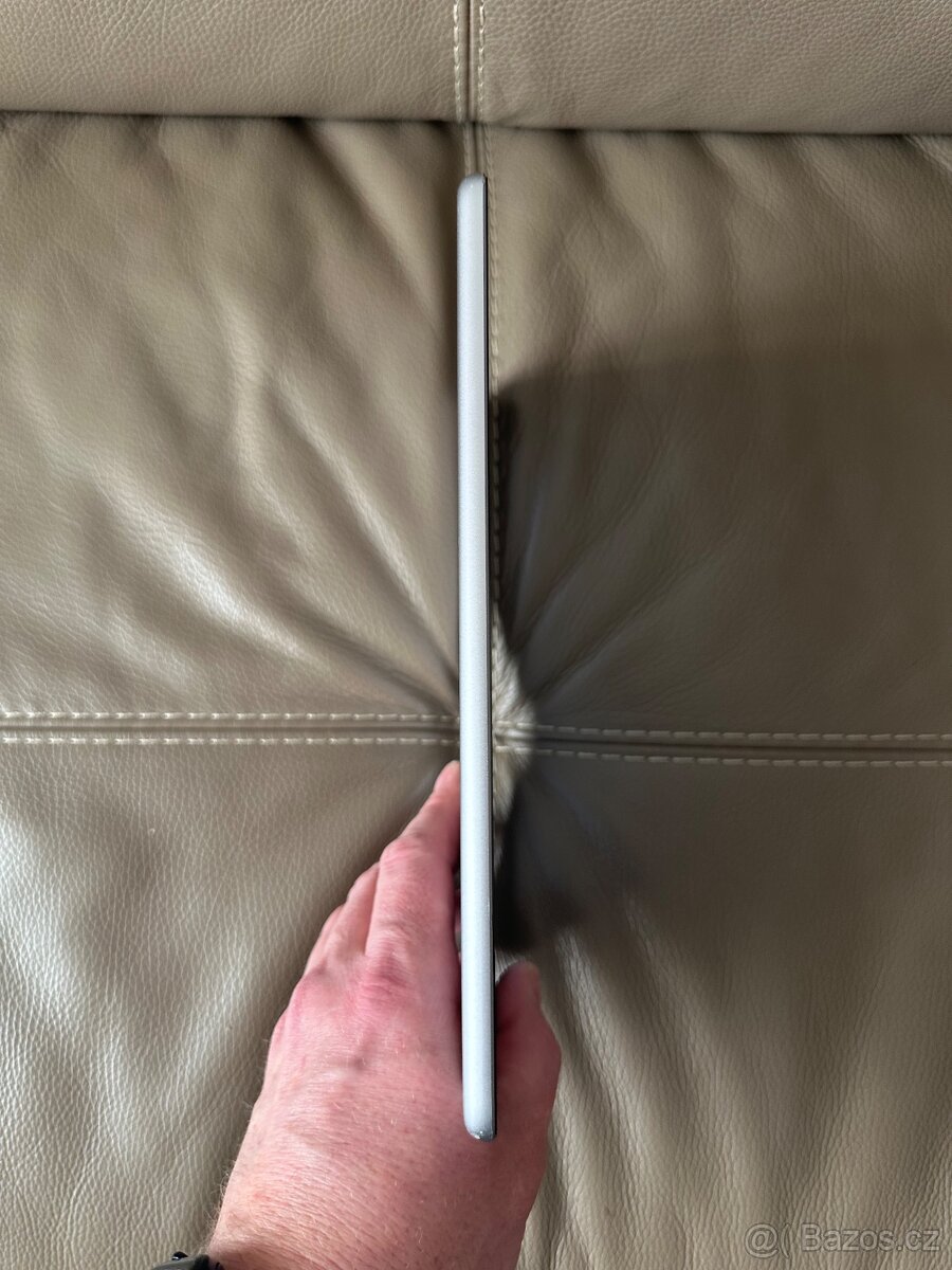 Apple iPad 9,7” 128Gb 5. Generace wifi - 4