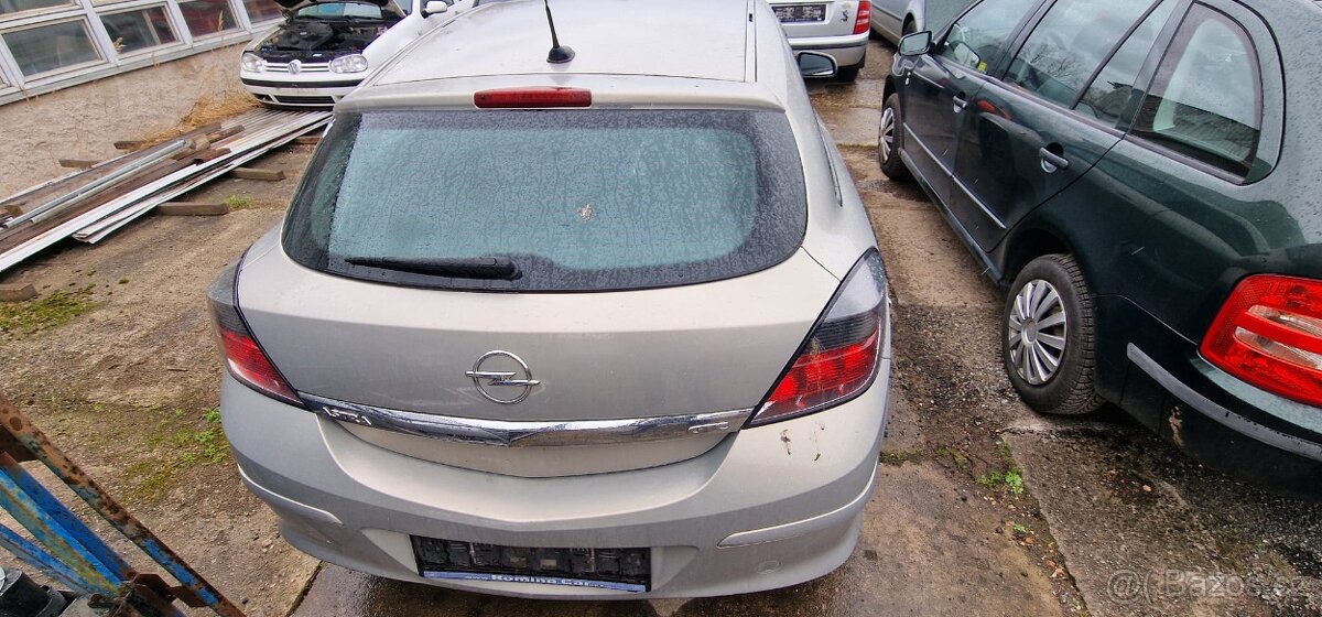 Opel Astra GTC - 4