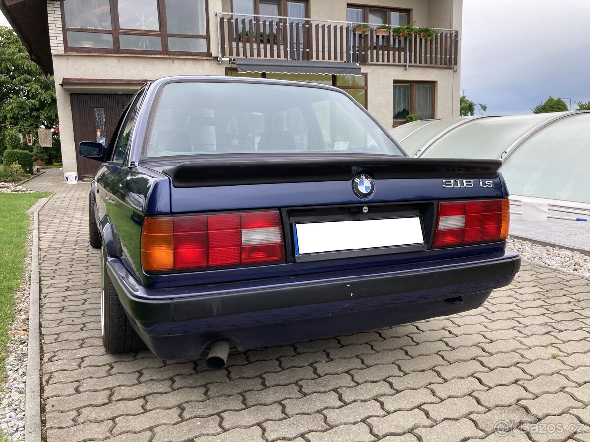 BMW E30 318 IS - 4