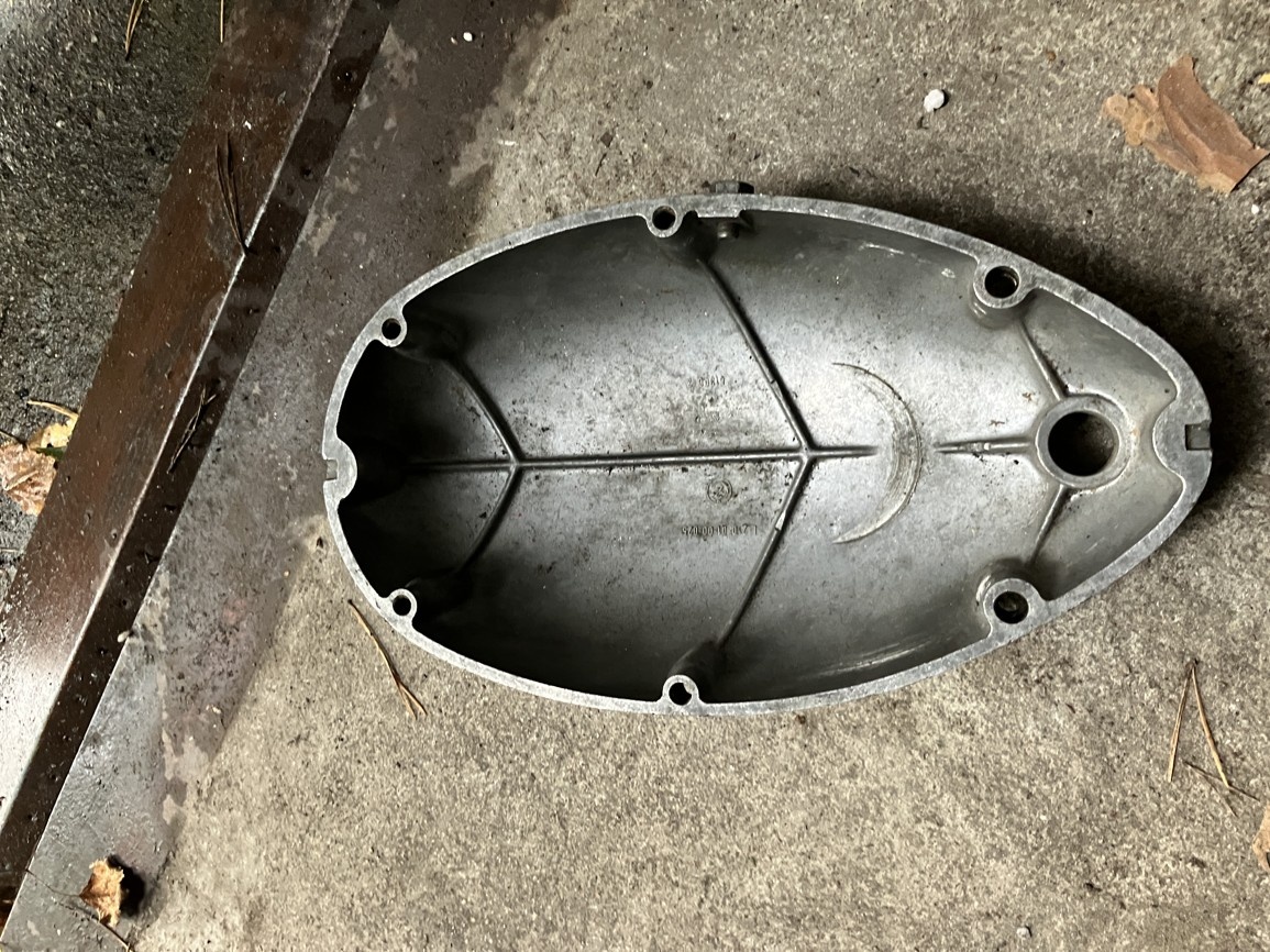 víko motoru na čz 150 - 4