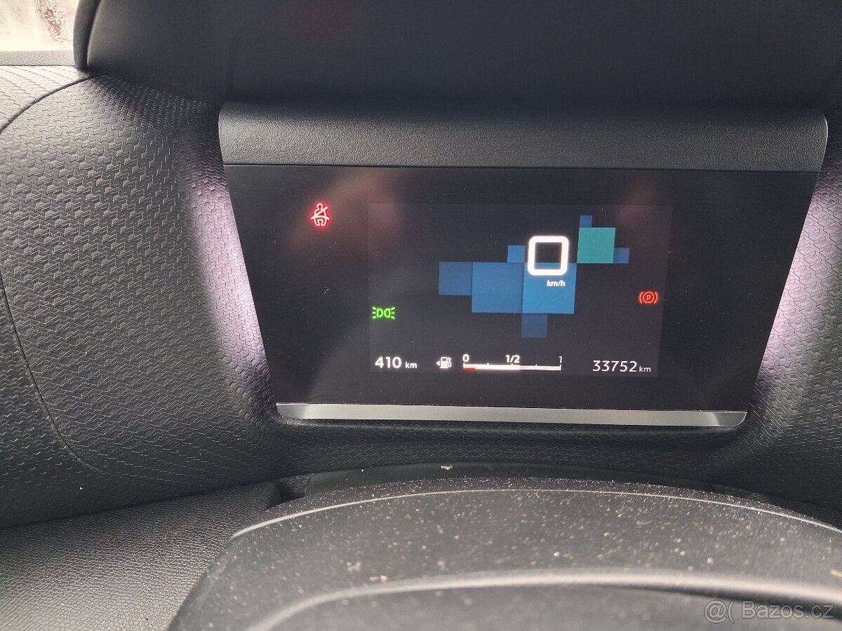 PRODÁM VŮZ CITROEN C4 1.2 PureTech - 4