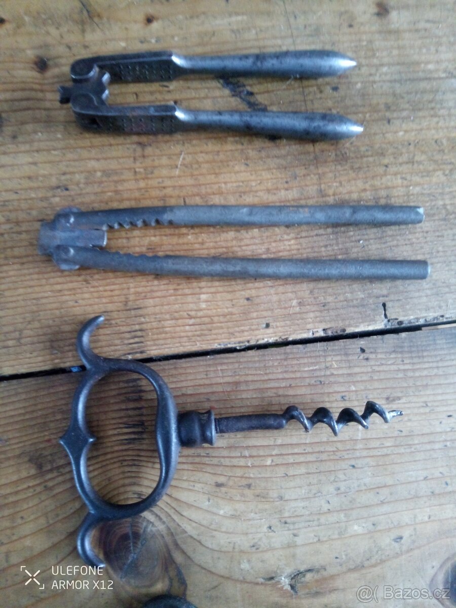 Otvíráky, Vývrtka a Louskáčky - 4