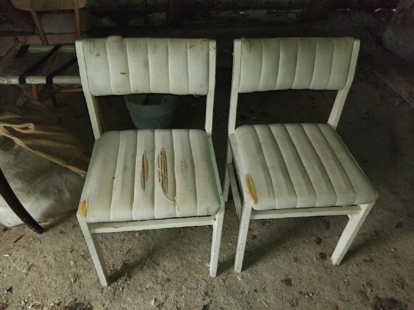 Prodám retro nábytek z půdy - velmi levně - 4