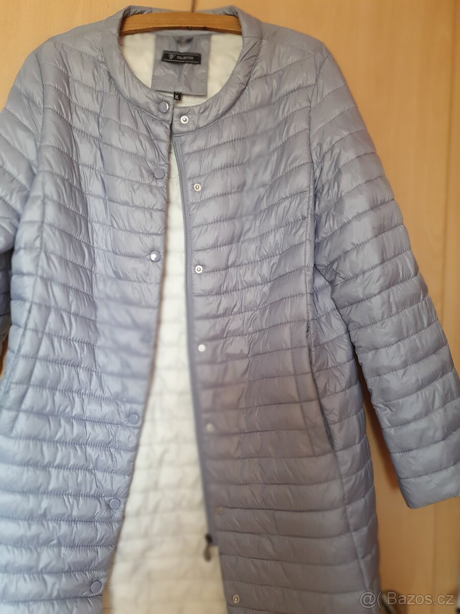 Bleděmodrý prošívaný kabát XL - 4