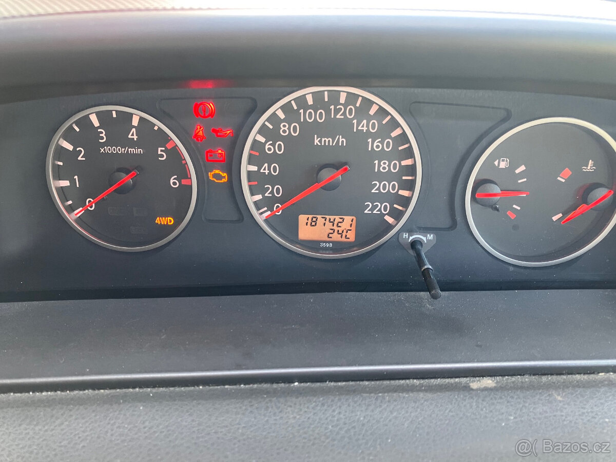 NISSAN X-TRAIL 4x4 - 4