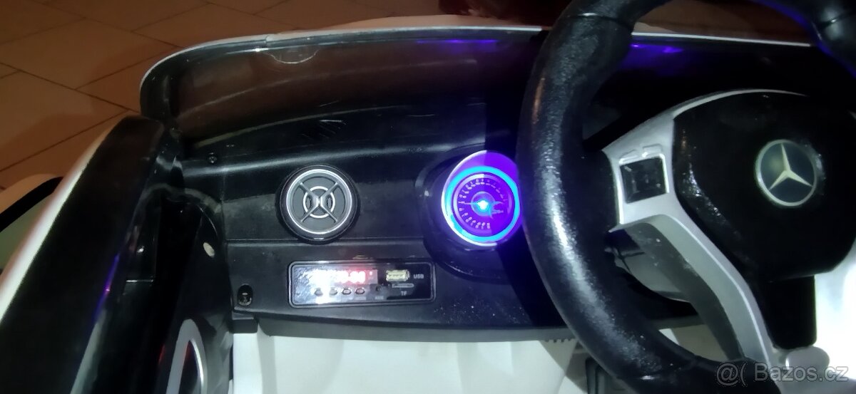 Mercedes - 4