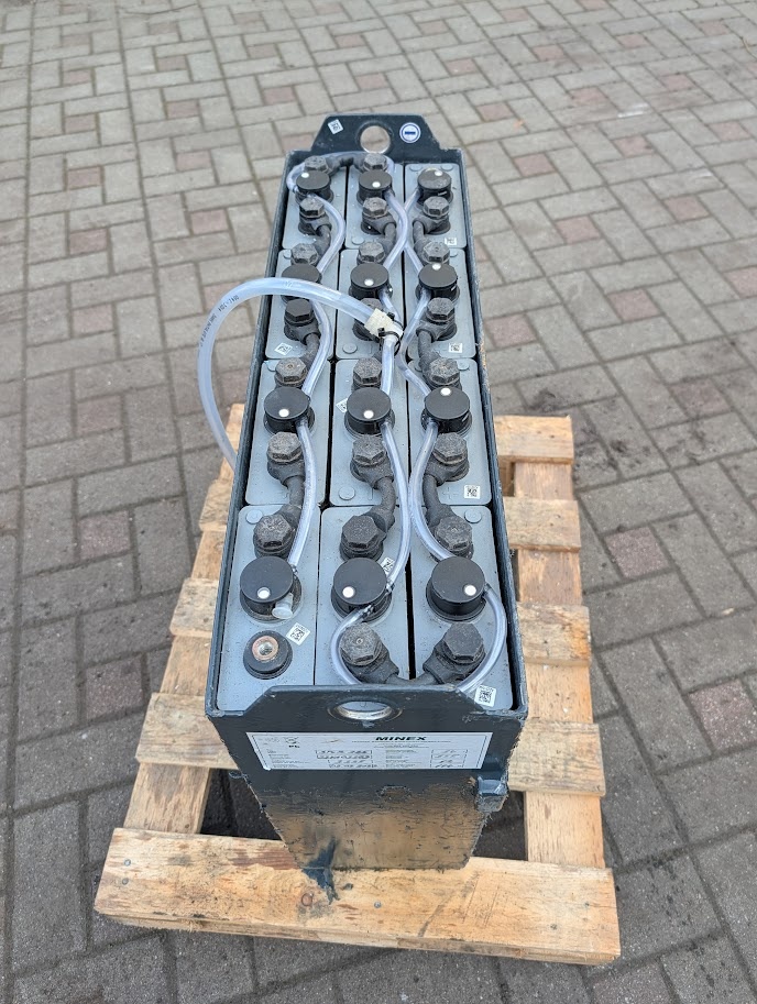 Trakční baterie 24V 225A - 4