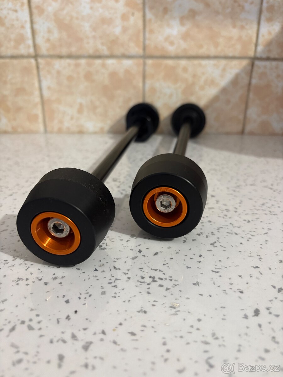 KTM SMC 690 R / enduro padáky do os kol - 4