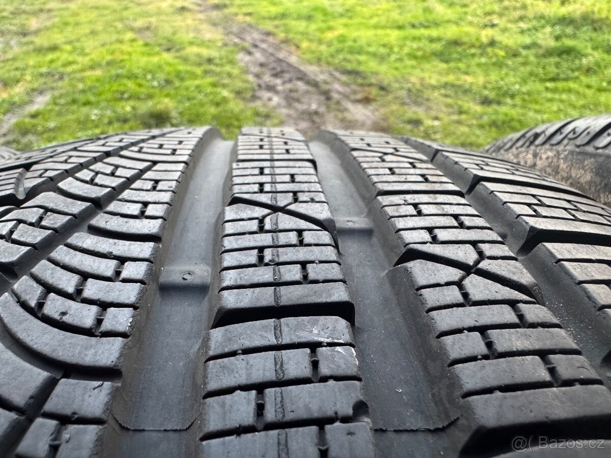 4 zimní Pirelli 2x235/35R19 a 2x295/30R19 - 4