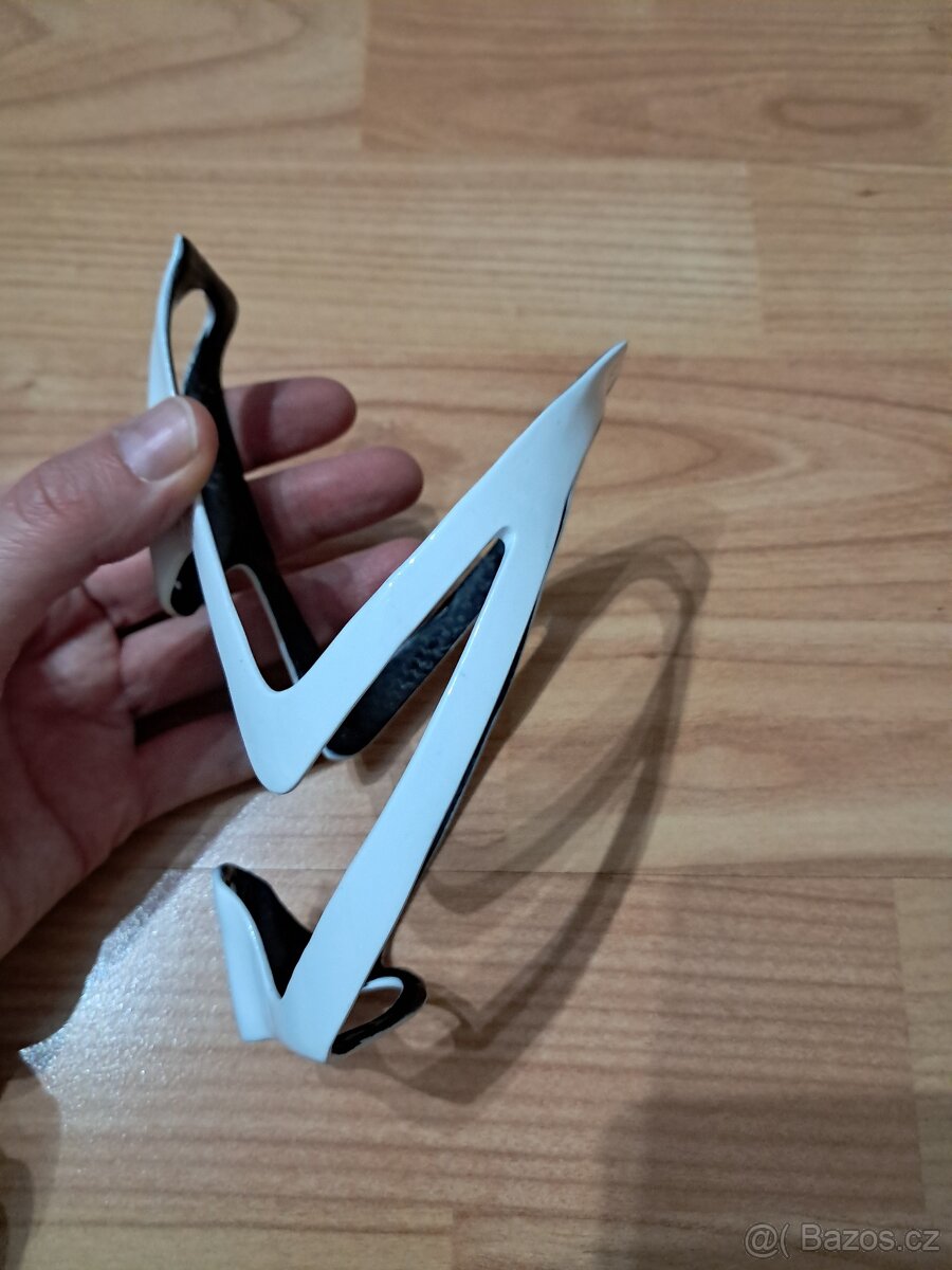 Karbonový košík na lahev EC90 - 4