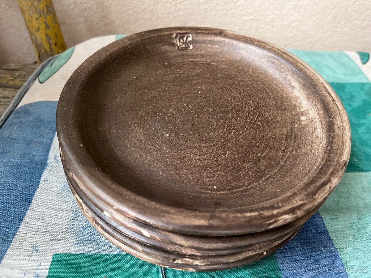 Talíře, talířky a šálky - 4