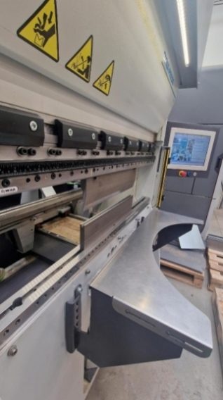 Ohraňovací servoelektrický lis LVD DYNA-PRESS 24/12 PLUS - 4