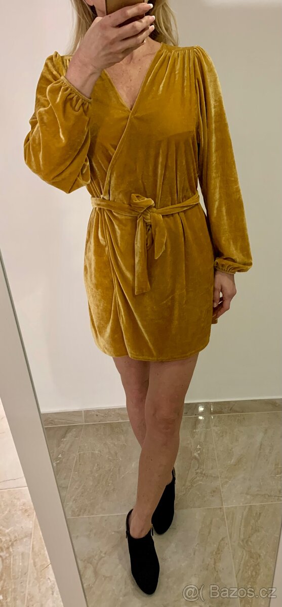 Šaty sametové zn. Pull & Bear vel. M - 4