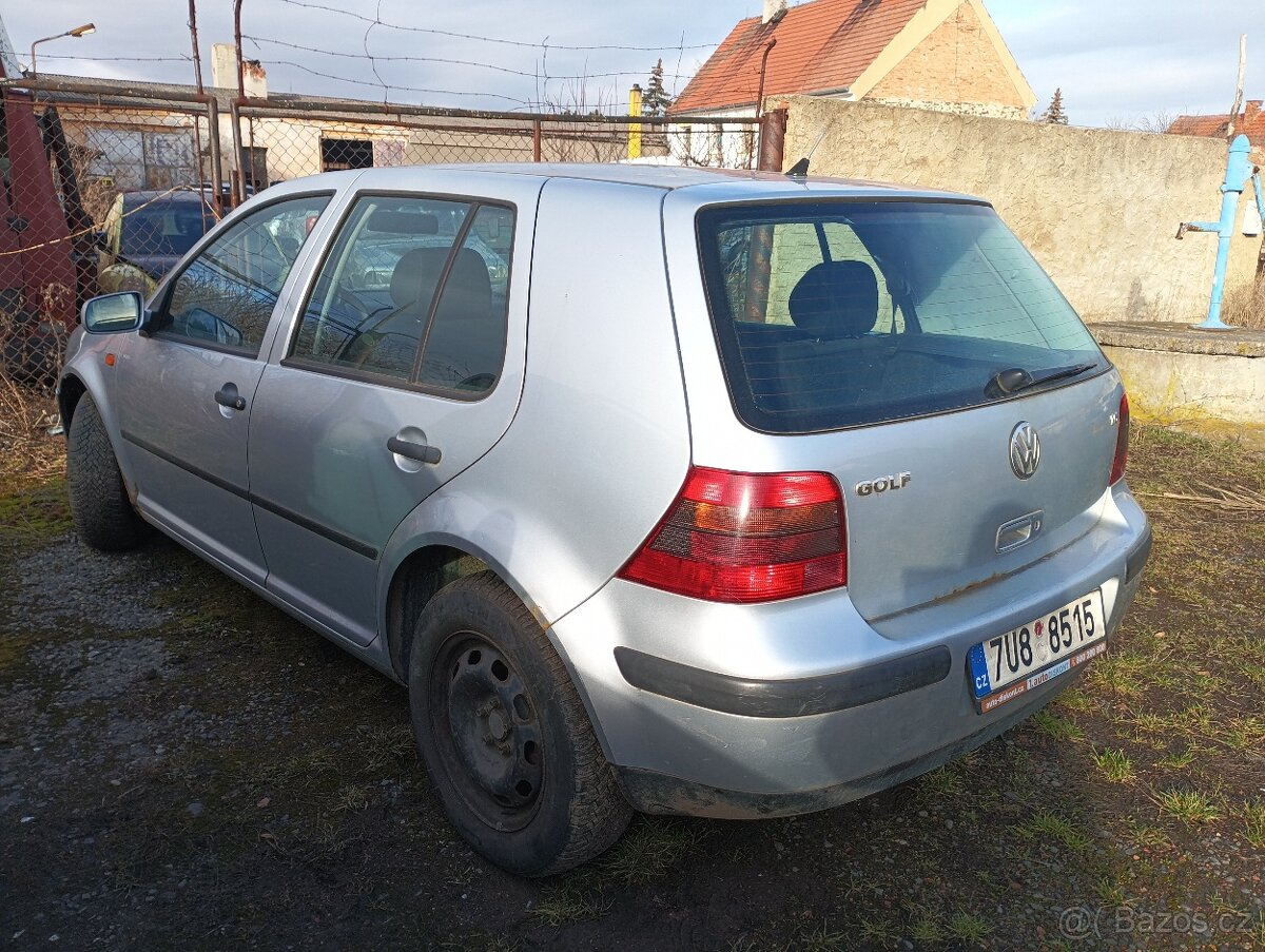 VW Golf na NEPOJÍZDNÉ - 4