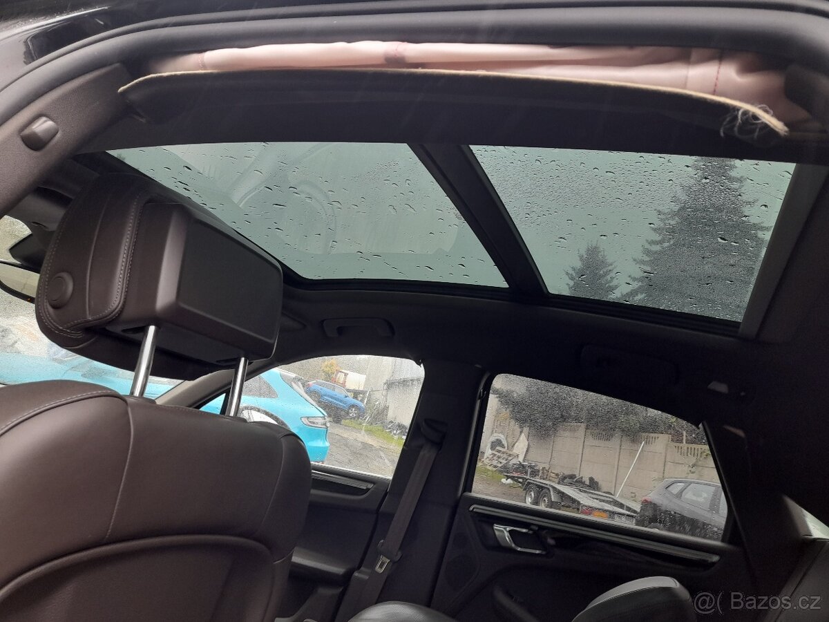 Porsche macan Europe - 4