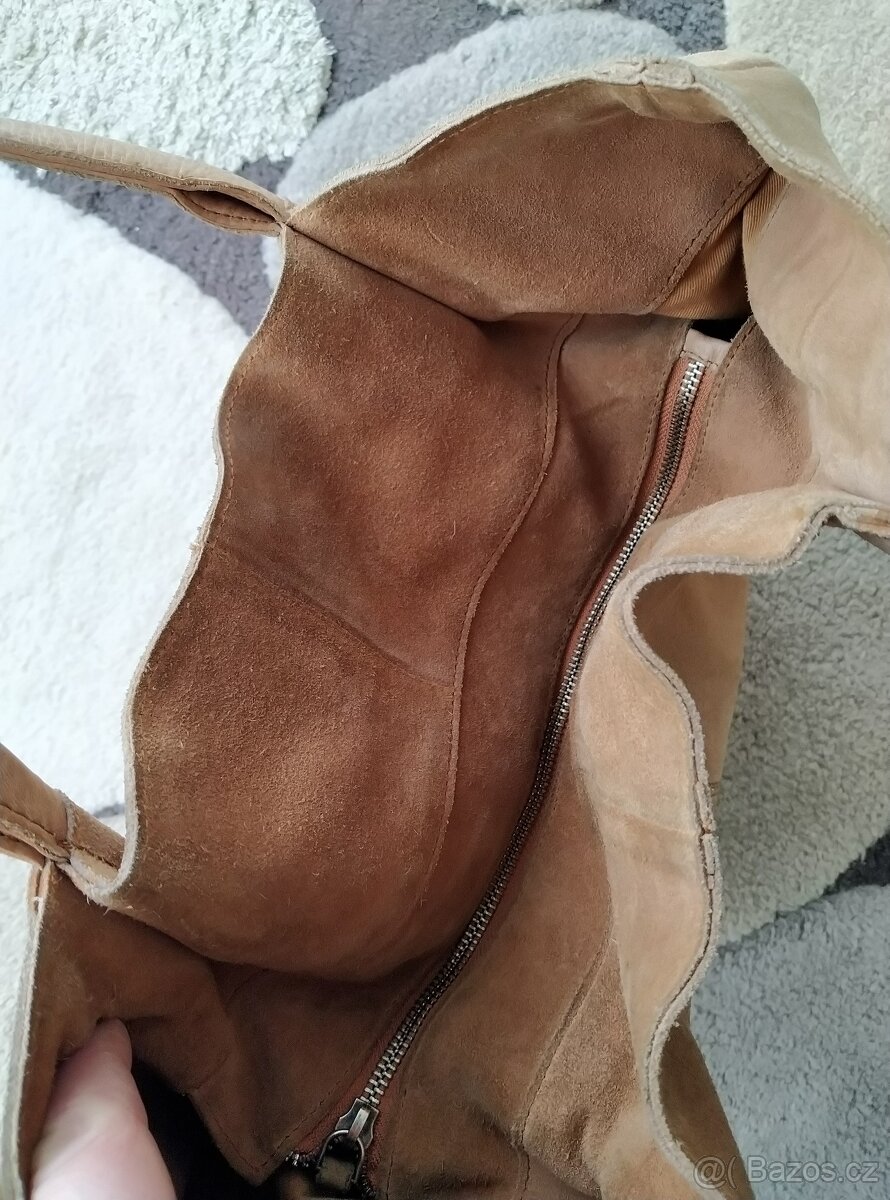 Béžová semišová kožená shoperka - 4
