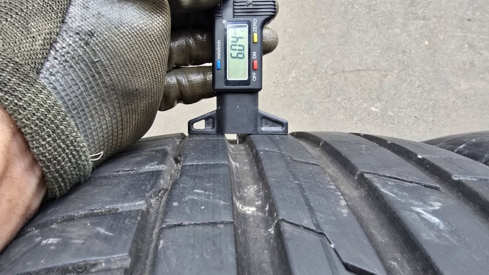 Letní pneu 225/40/18 Hankook - 4