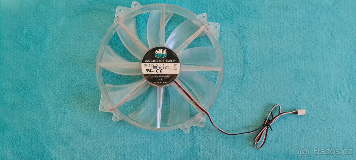13 ks ventilátorů Master MegaFlow 200 - 4
