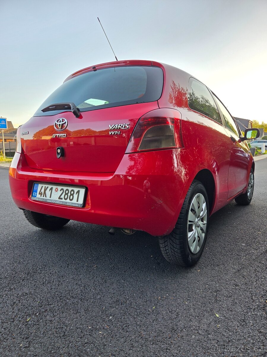 Toyota Yaris 1.0VVTI - 4