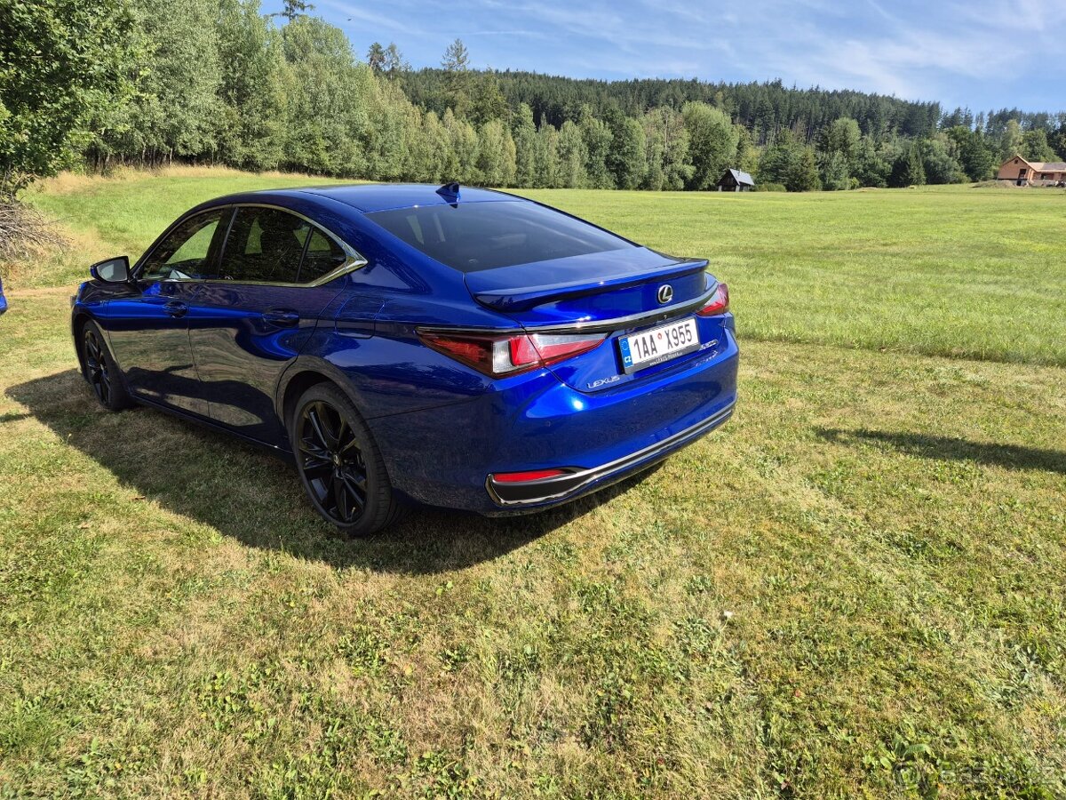 Prodám Lexus ES 300h - 4