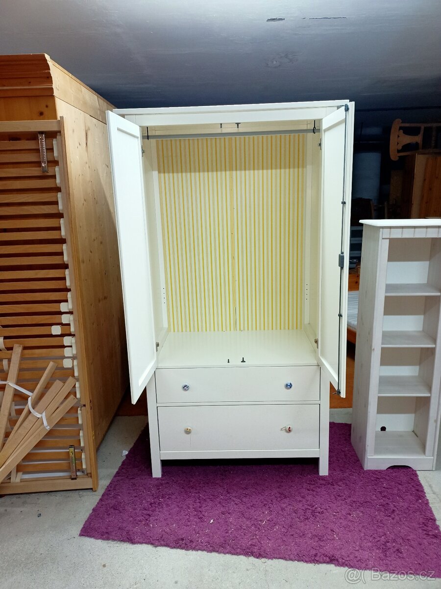 Prodám hezkou skřín IKEA HEMNES. - 4