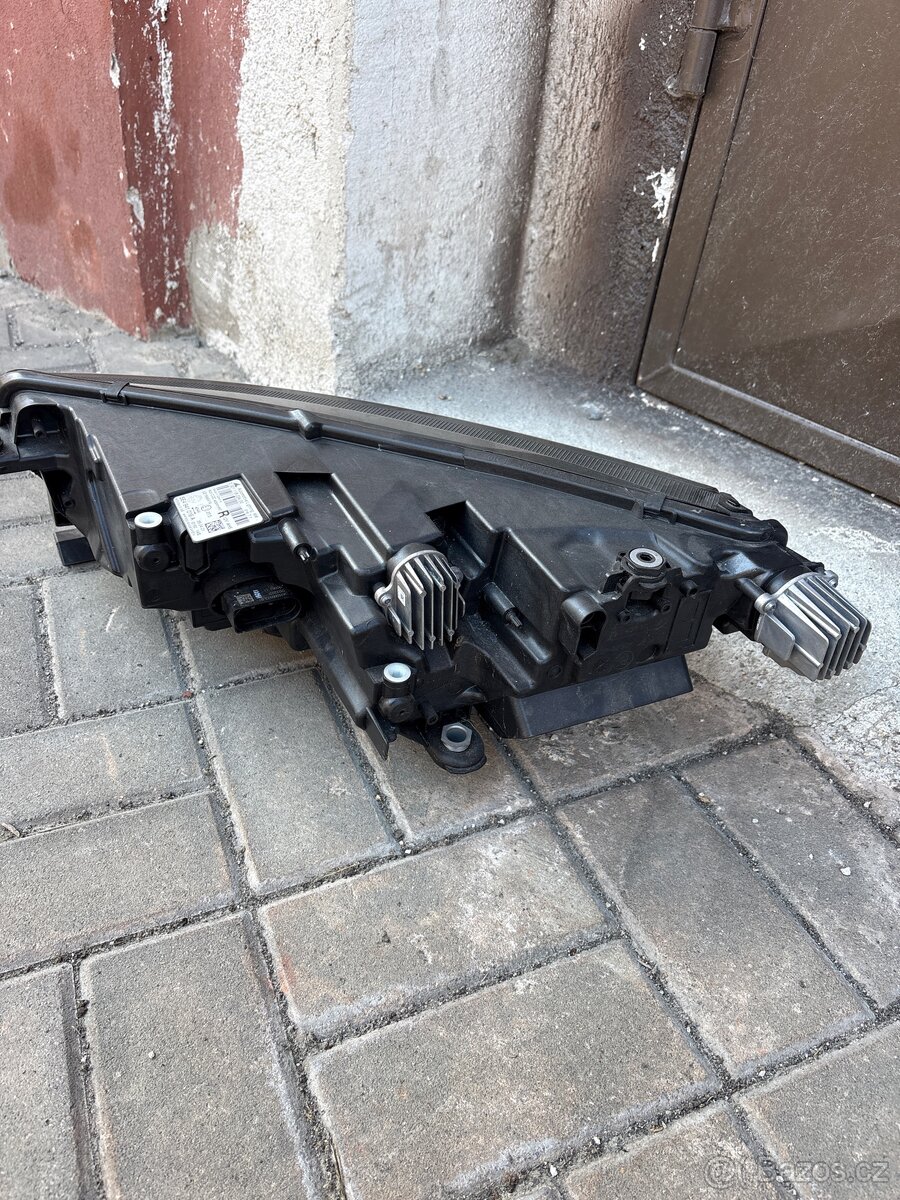 Pravé světlo Octavia 4 - 4