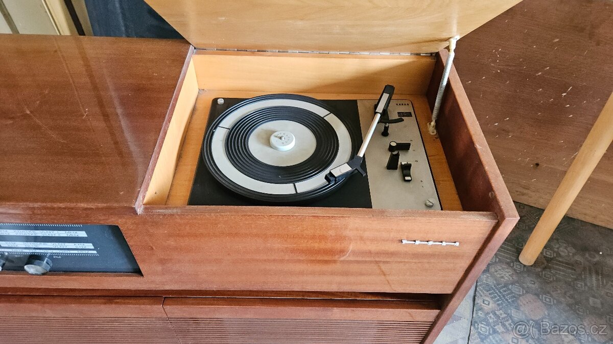 PRODÁM STARÉ RÁDIO S GRAMOFONEM - 4