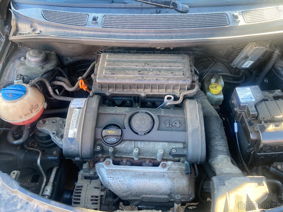 Fabia II combi 1.4 16V díly šedá metal 9153 - 4