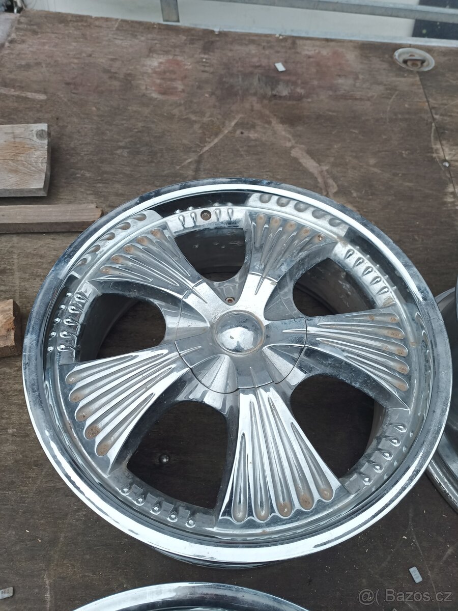 Chrysler 300C, BMW - 4