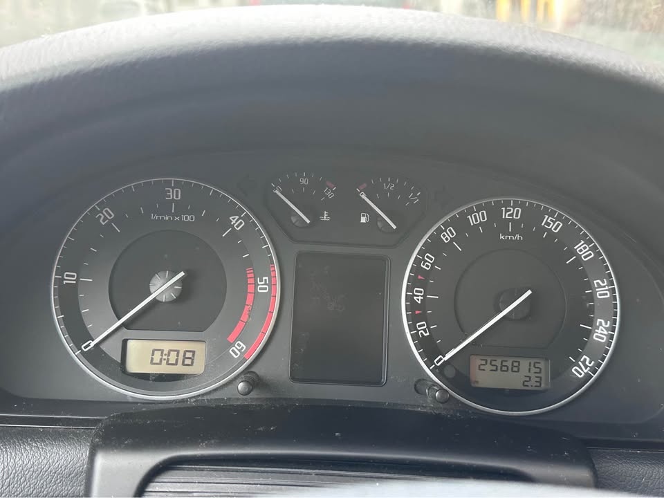 Škoda Superb - 4