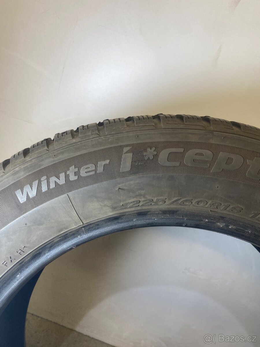 225/60R18 - 4