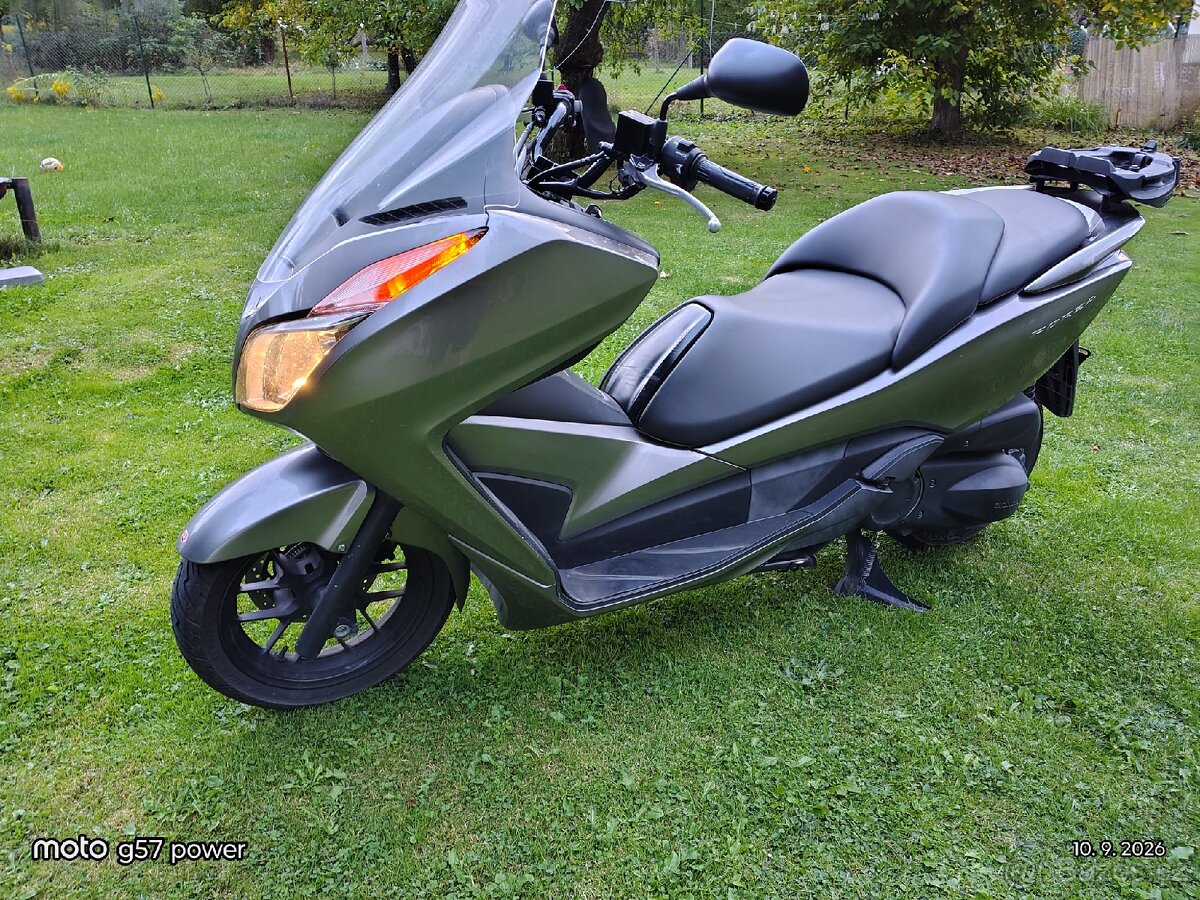 Honda Forza 300 - 4