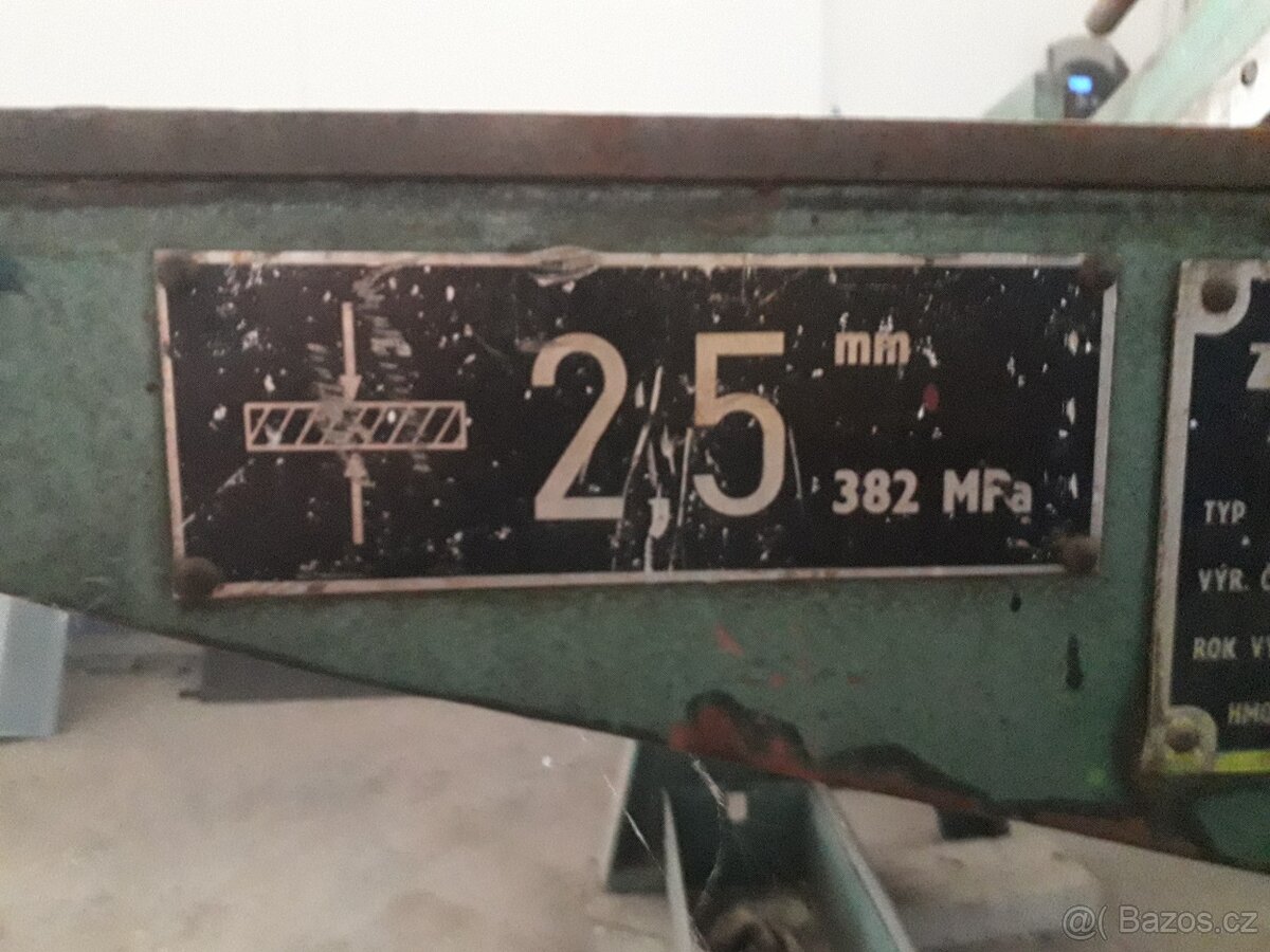 Tabulové nůžky typ: NTP 1000/2,50 ZTS Košice - 4