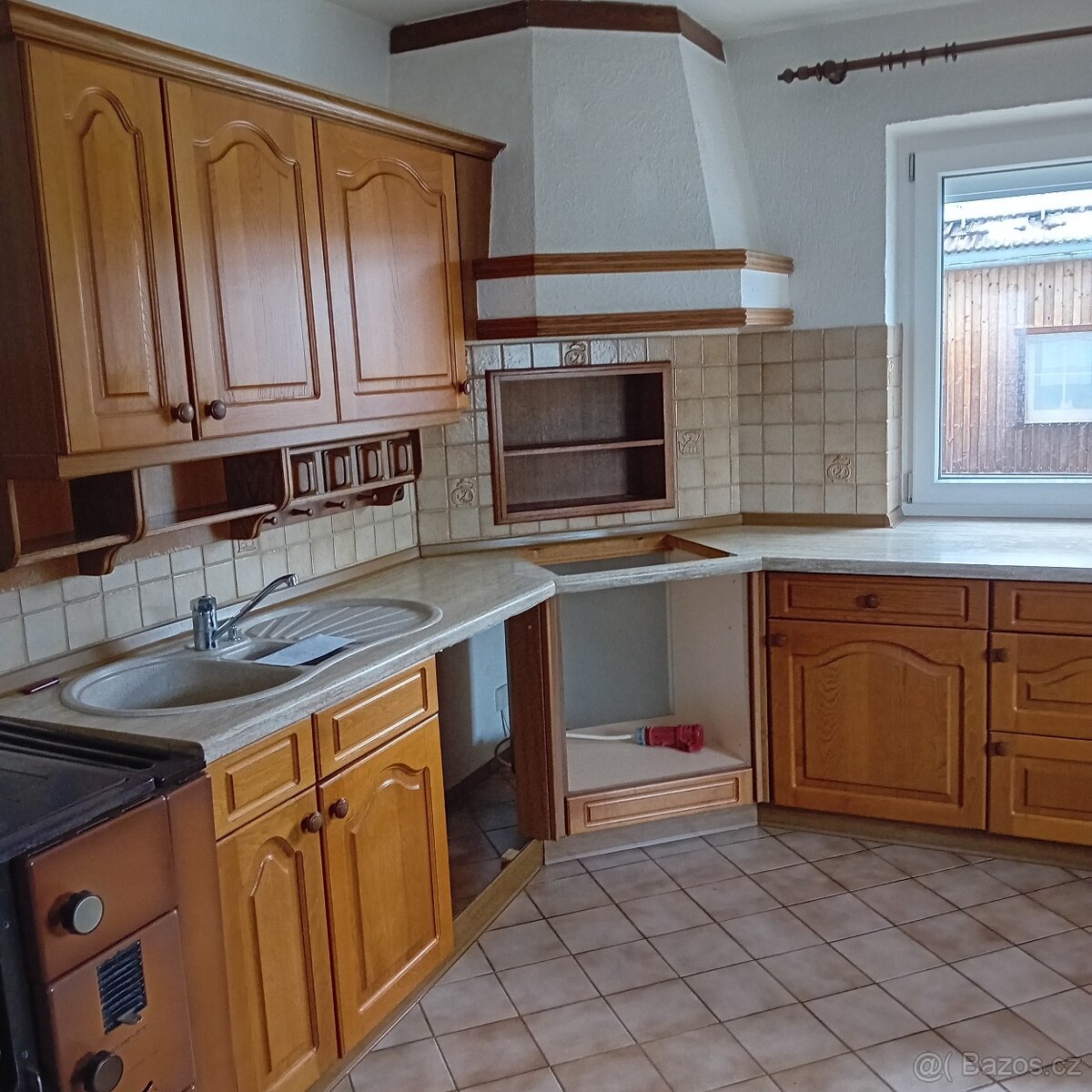 Kuchyňská linka se spotřebiči - 4