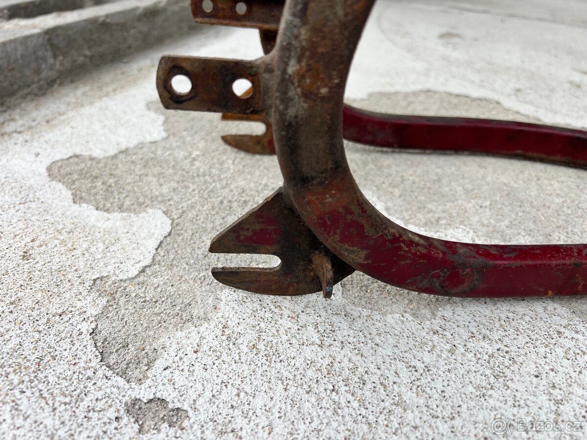 Jawa 550 zadní kyvka - 4