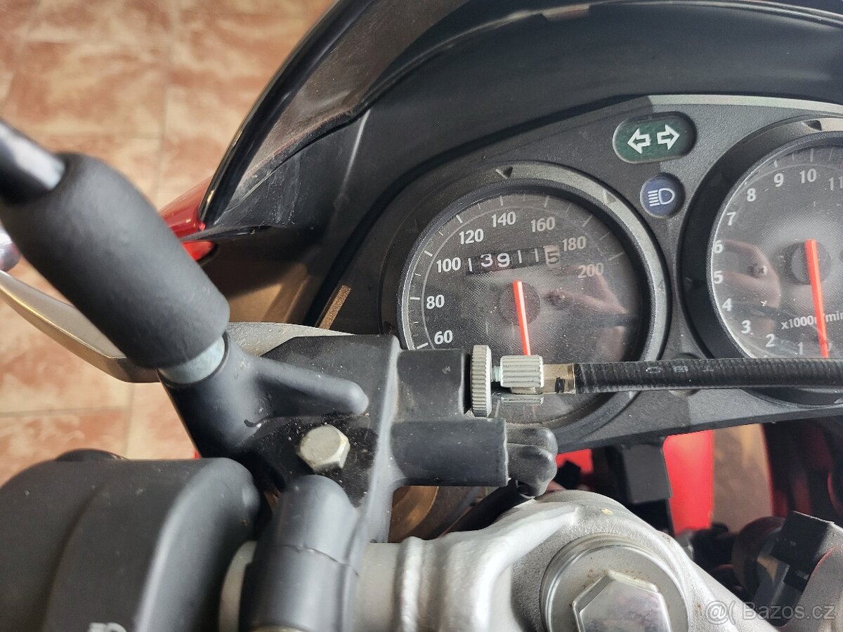Honda CBR 125 - 4