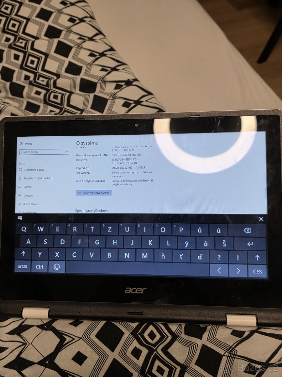 Acer R3-131T konvertibilní notebook dotykovým displejem - 4