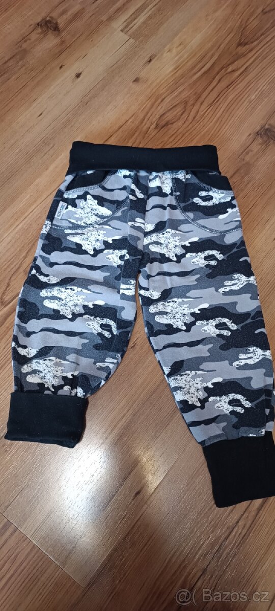 Rostoucí tepláky černošedé vel. 86 - 4