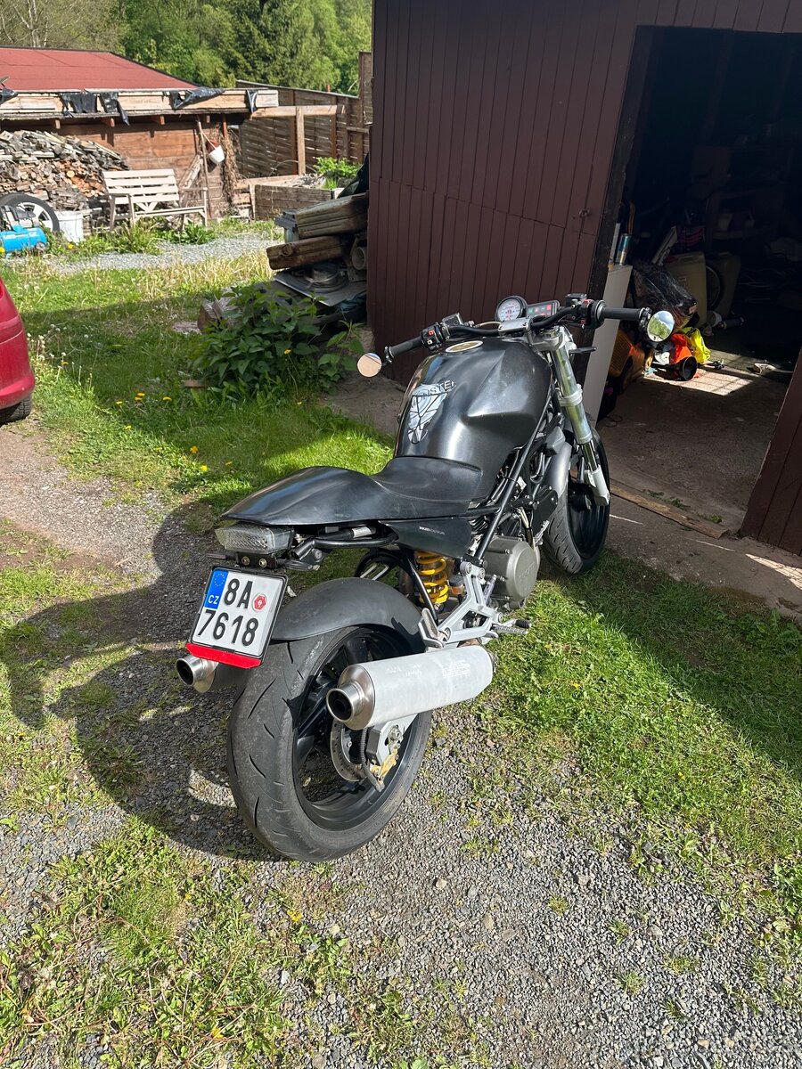 Ducati monster 600 - 4