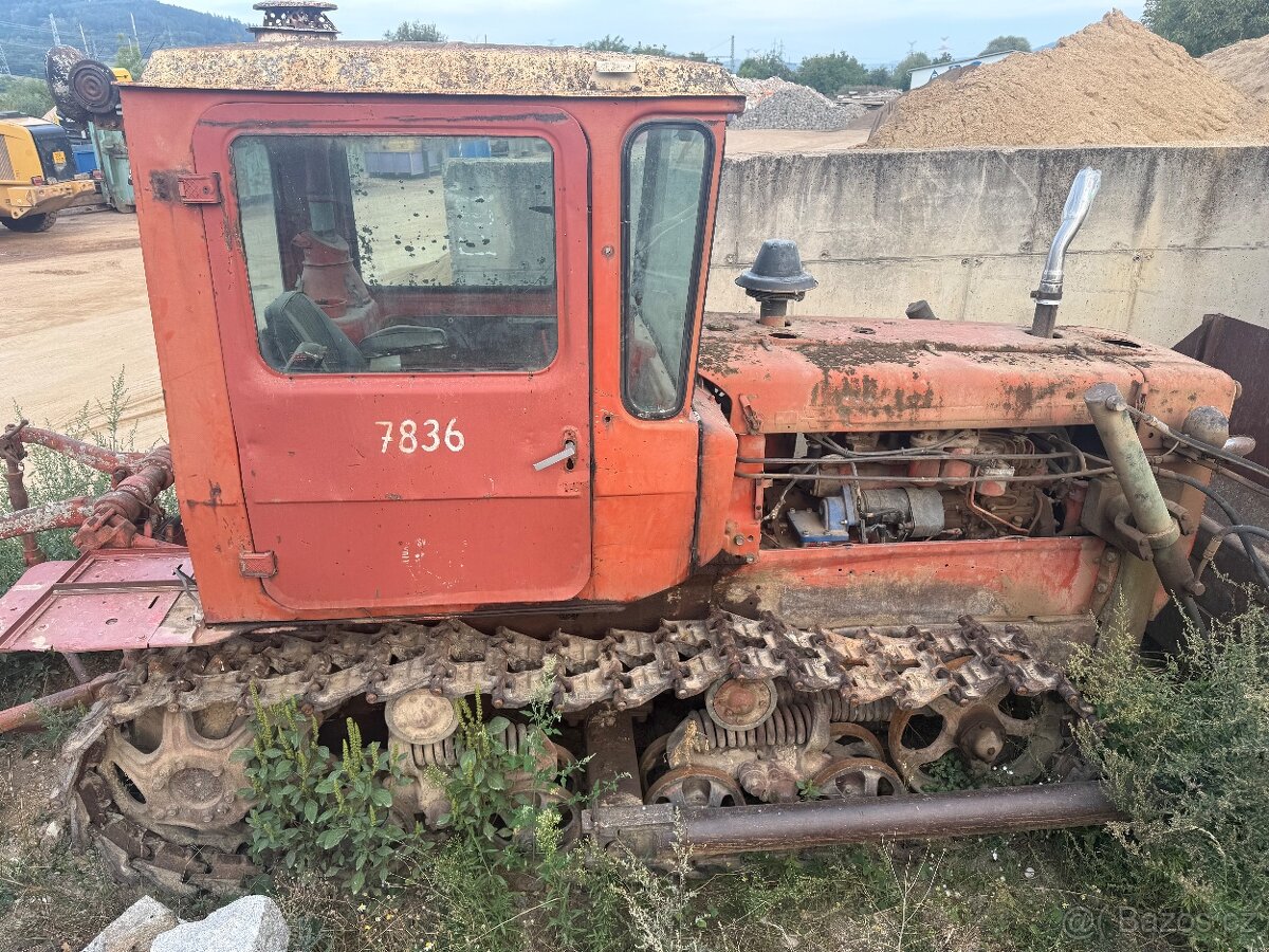 Buldozer DT 75 - 4